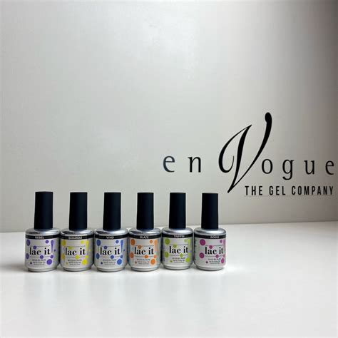 en vogue nails.